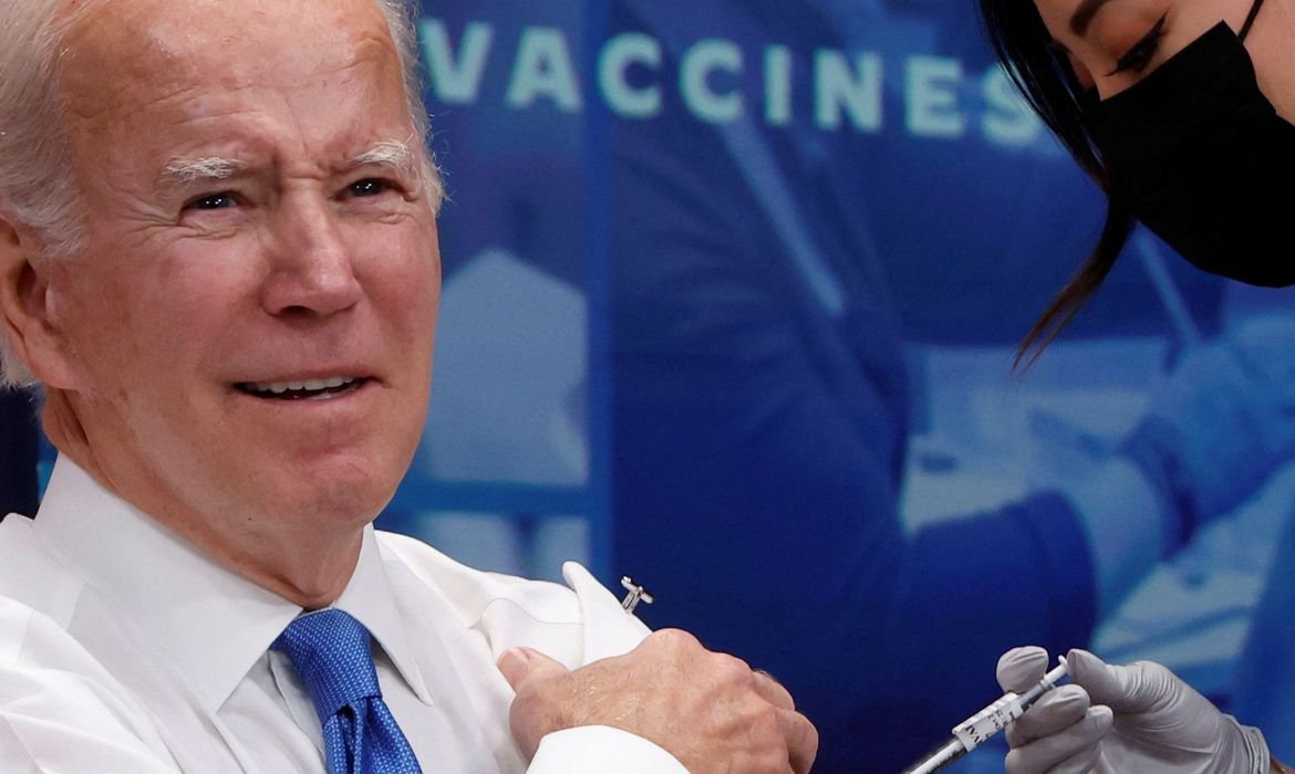 Presidente dos EUA receberá hoje vacina mais recente contra covid-19