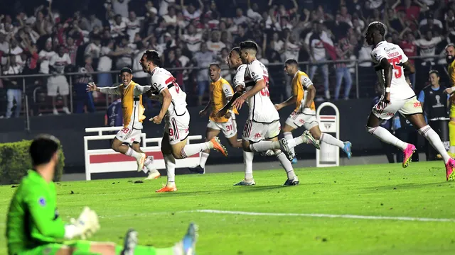 São Paulo vence San Lorenzo em Morumbi lotado e vai às quartas da Sul-Americana